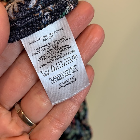 NWT LOFT Rayon top - Picture 8 of 10